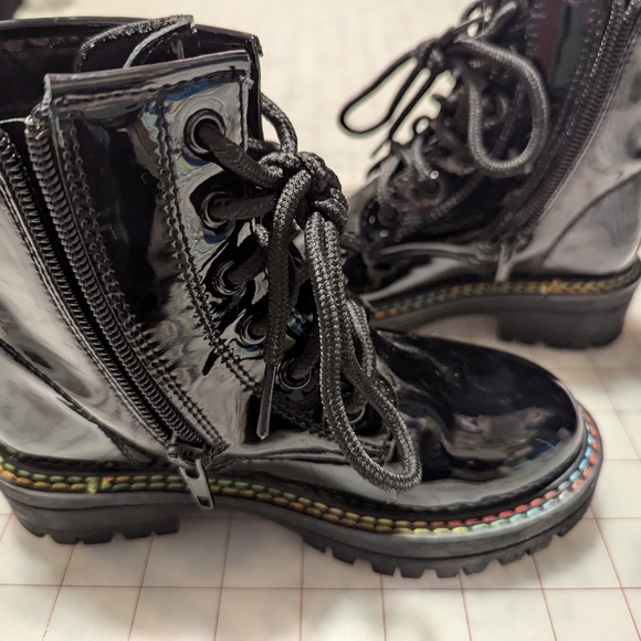 Girl's 11 Kurt Geiger London black patent rainbow combat boots lug sole - Picture 6 of 7